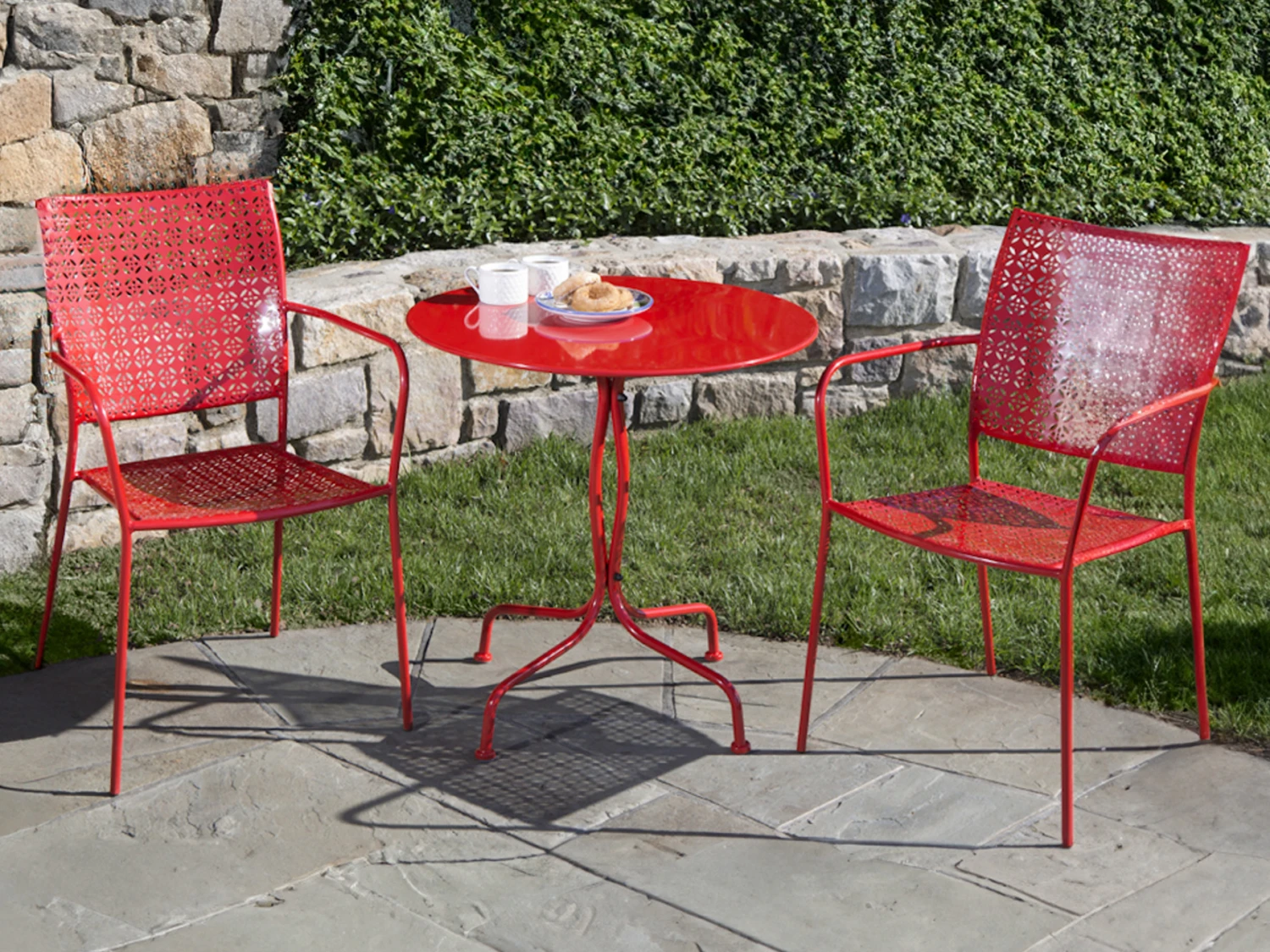 Alfresco Home Martini Cherry Pie Iron Dining Set - Image 4