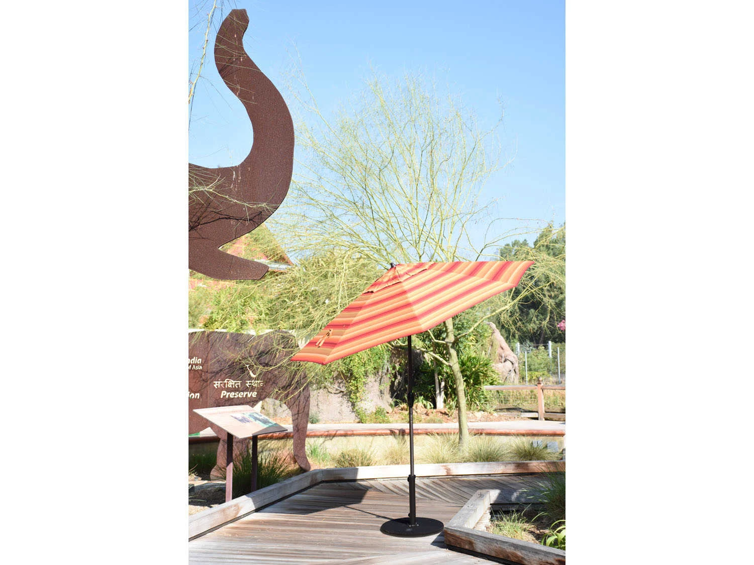 California Umbrella Quick Ship Casa Series 9 Foot Octagon Market Aluminum Umbrella With Crank Lift System - Image 10