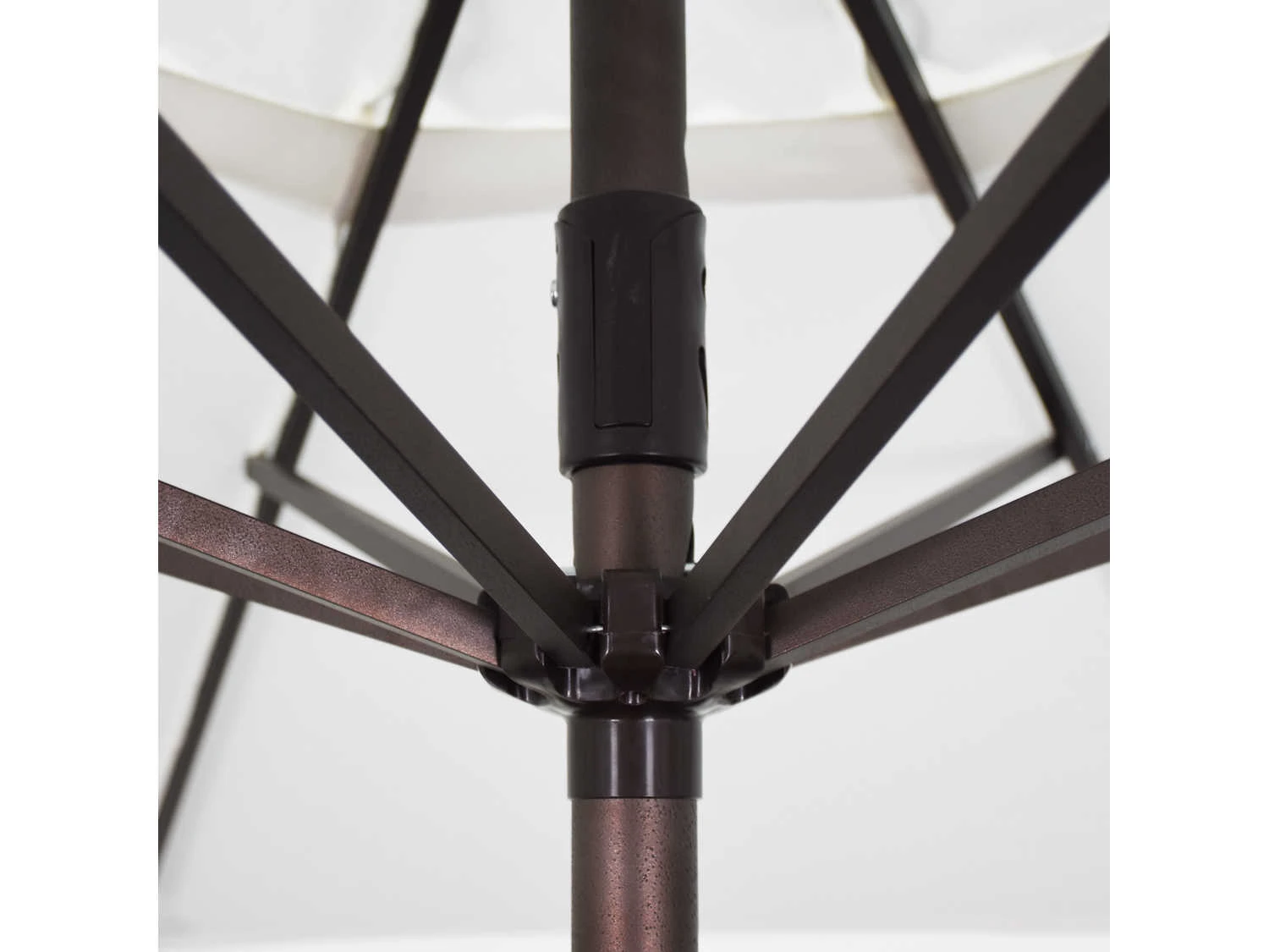 California Umbrella Quick Ship Casa Series 9 Foot Octagon Market Aluminum Umbrella With Crank Lift System - Image 7