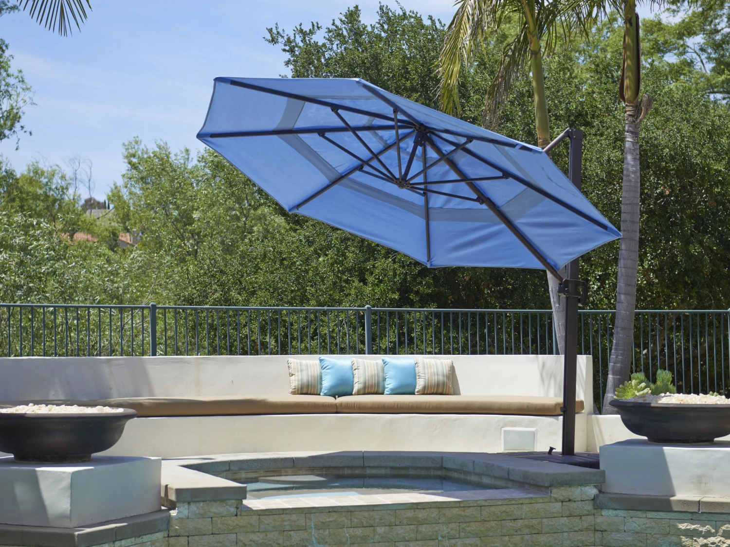 California Umbrella Quick Ship Cali Series 11 Foot Octagon Cantilever Aluminum Umbrella With Crank Lift System - Image 10