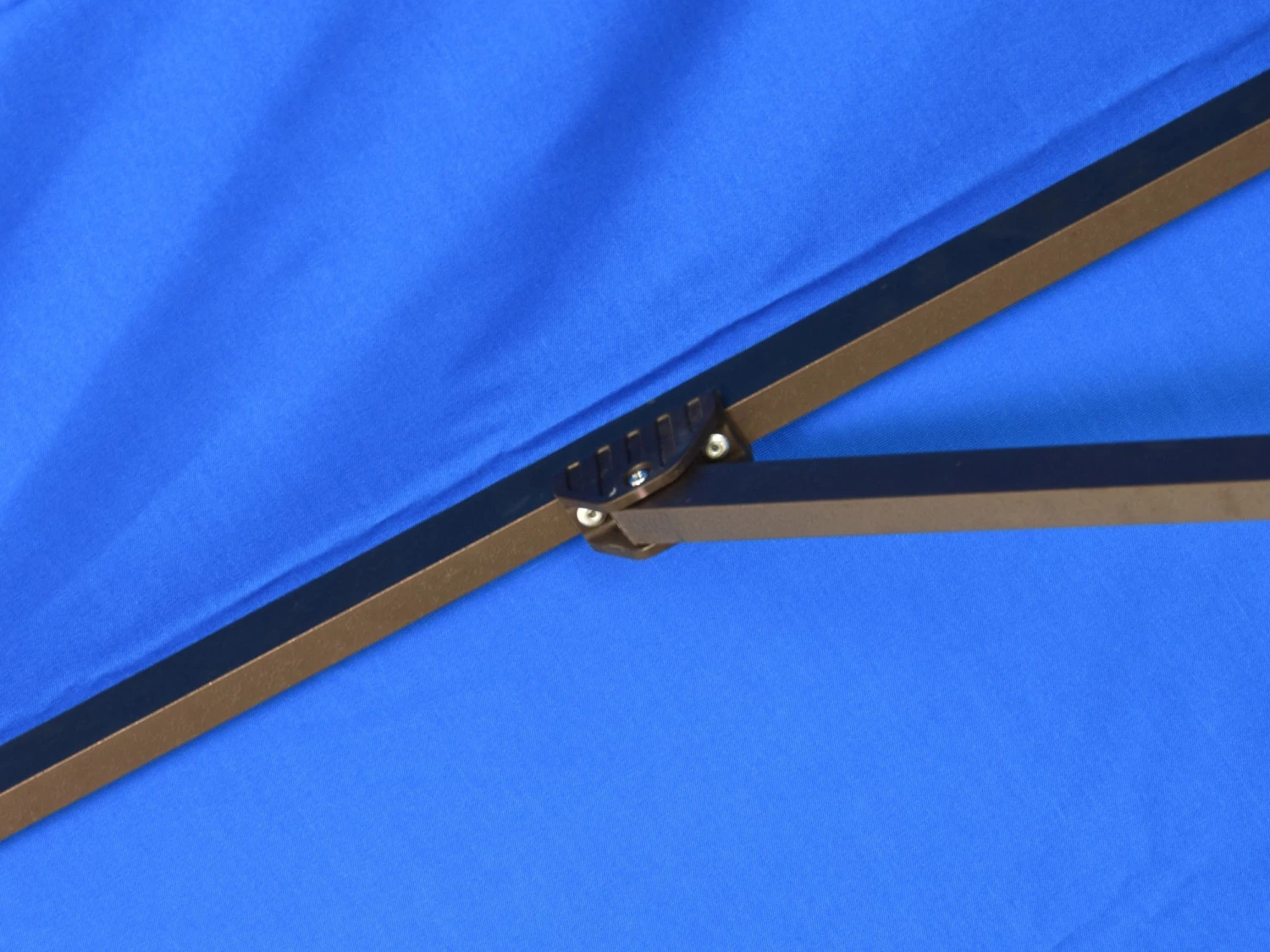 California Umbrella Quick Ship Cali Series 11 Foot Octagon Cantilever Aluminum Umbrella With Crank Lift System - Image 8