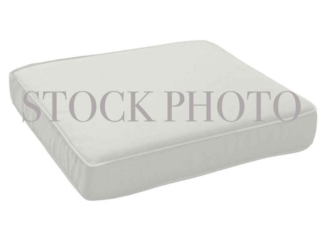 Lloyd Flanders Contempo Dining Set - Image 4