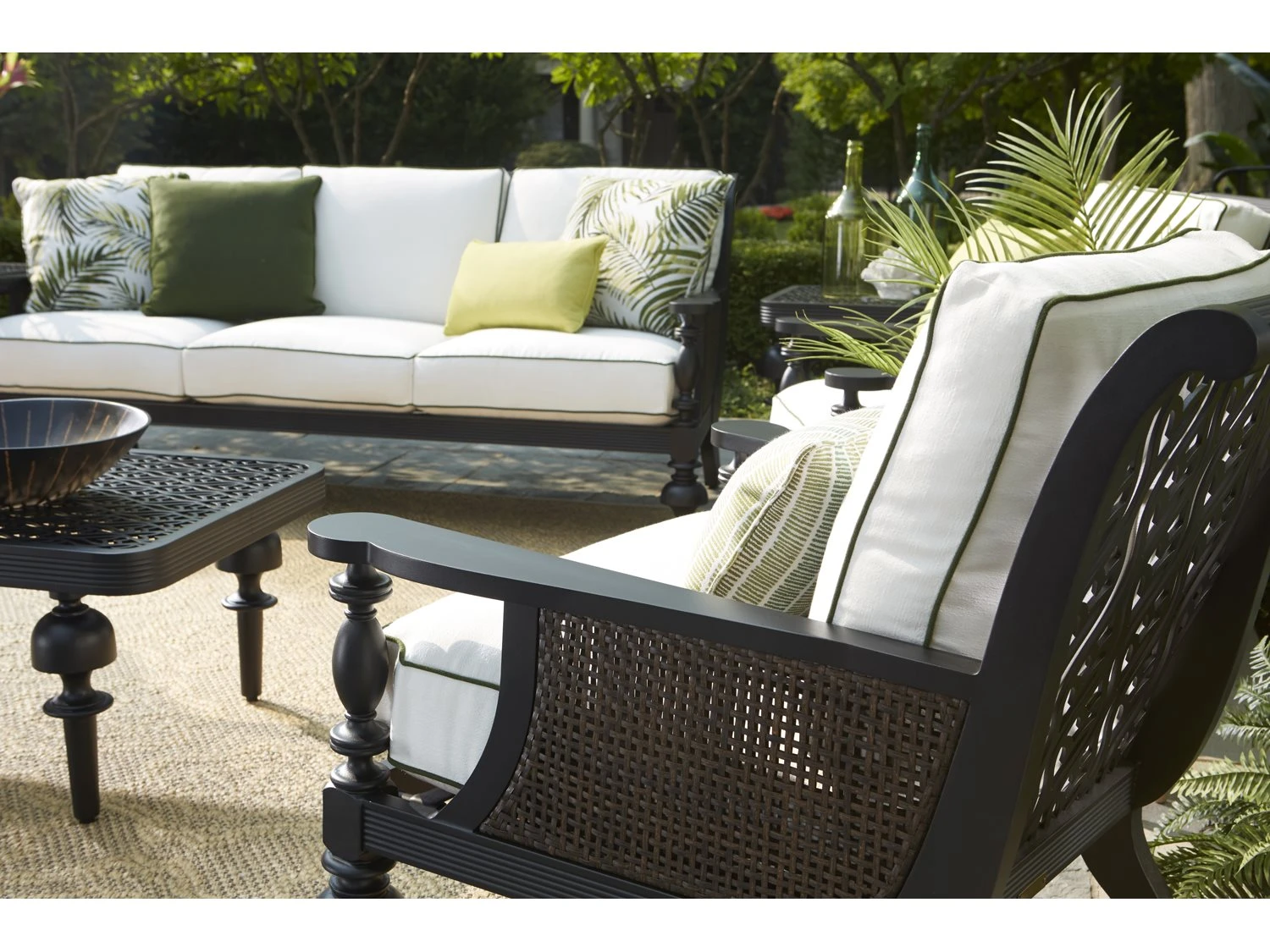 Lane Venture Hemingway Plantation Cast Aluminum Lounge Set - Image 4