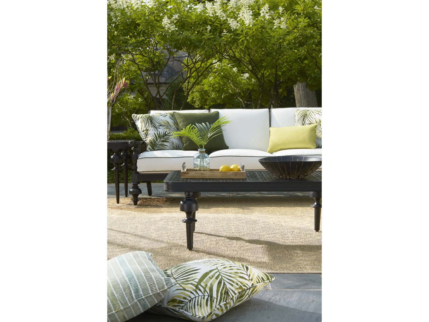 Lane Venture Hemingway Plantation Cast Aluminum Lounge Set - Image 6