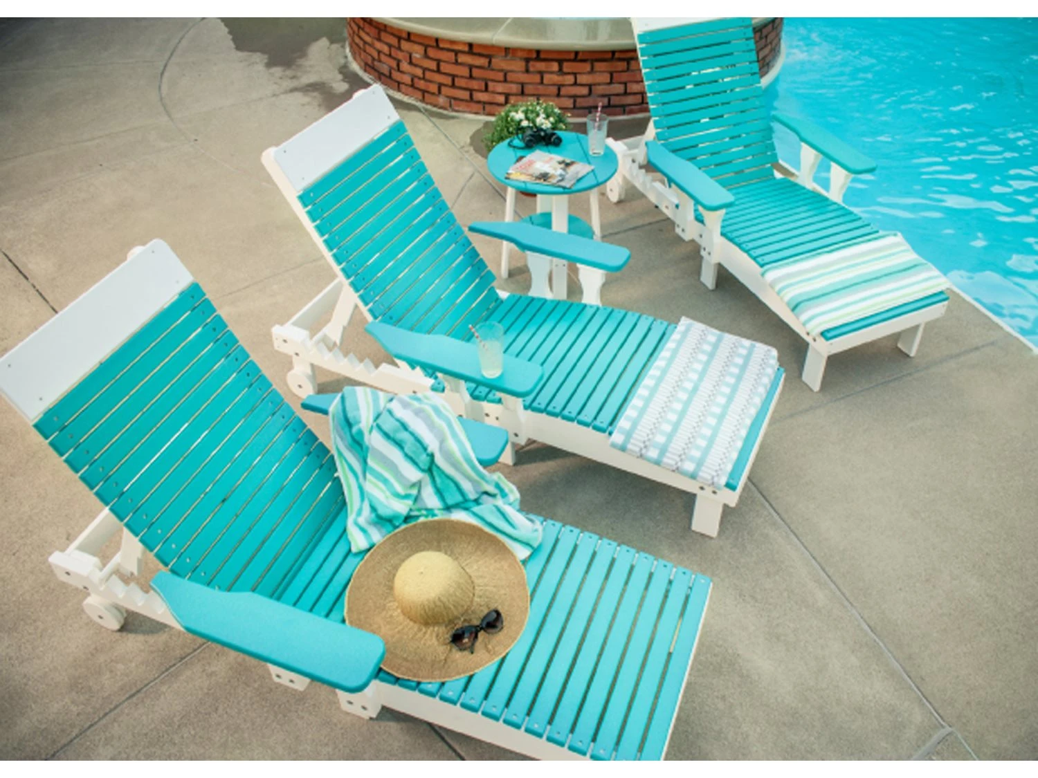 LuxCraft Recycled Plastic Lounge Set