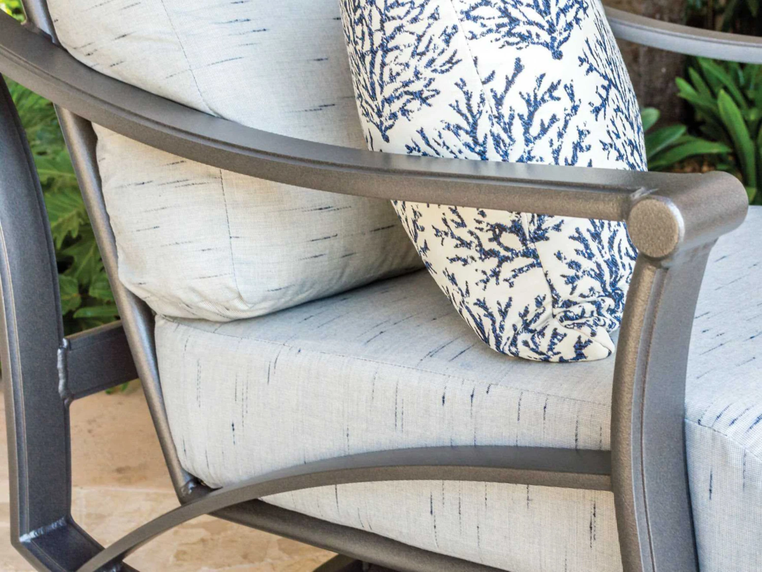 Tropitone Corsica Cushion Aluminum Lounge Set - Image 2